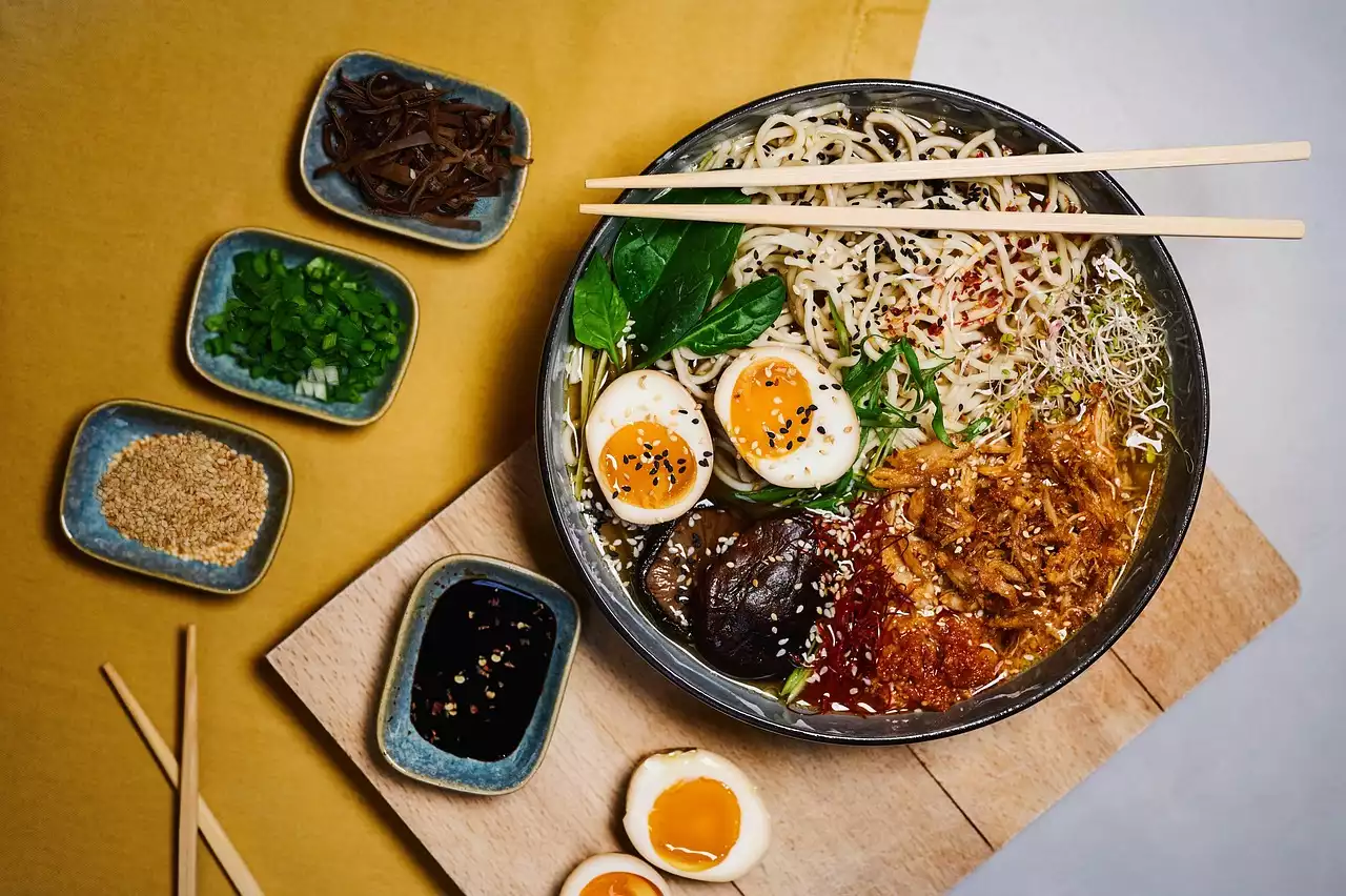 Explorând lumea Ramen: de la Tonkotsu la Shoyu